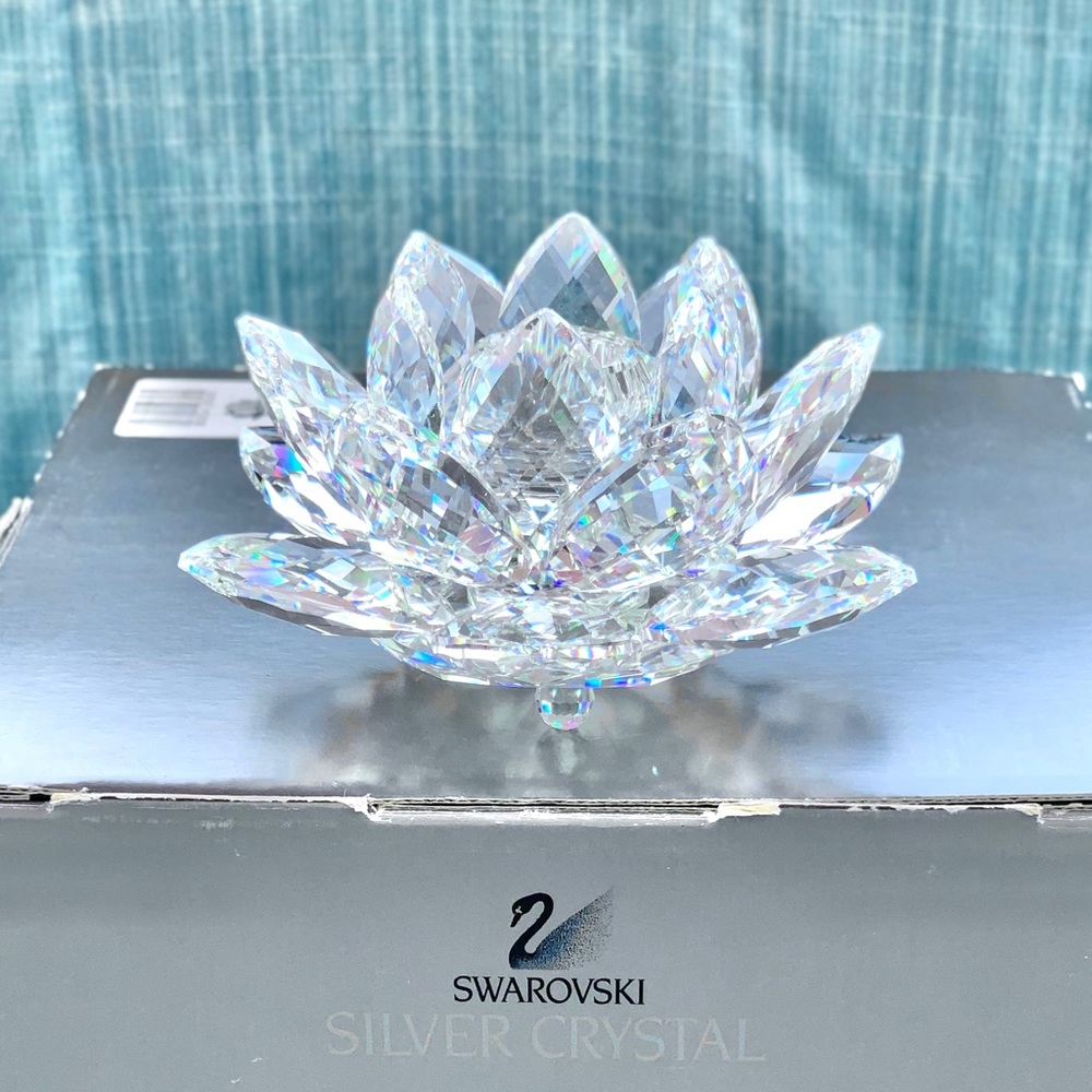 Swarovski Crystal Large Waterlily Candleholder - Picture 8 of 11